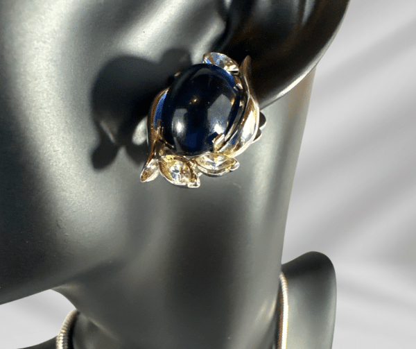 Vintage Trifari Pat Pend Set Of Necklace , Bracelet , Earring