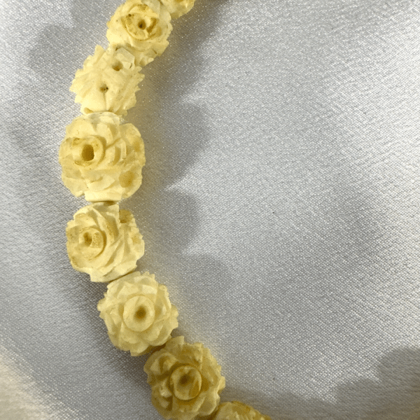 Vintage Handcraft Craved Ivory Beautiful Flower Necklace