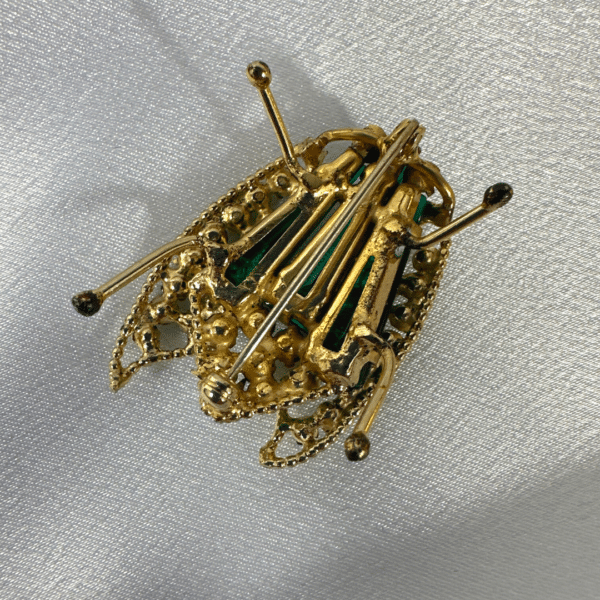 Unique Jewelry , Vintage Beautiful Lim Green Rhinestone Bug Brooch