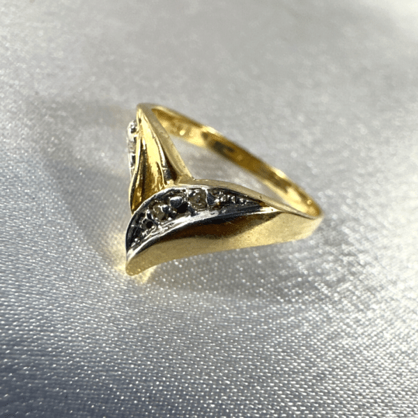 Elegant 14K Gold Heart Ring With Diamond For Women