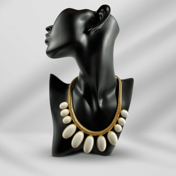 Fashion Gorgeous Vintage Schreiner NY, white Gemstone Caller Necklace