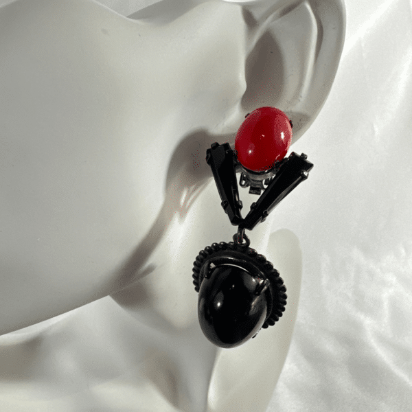 Schreiner Signed Red and Black Cabochon Stone Vintage Drop Earrings