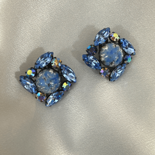 Beautiful Blue Art Glass Confetti Regency Vintage Earrings