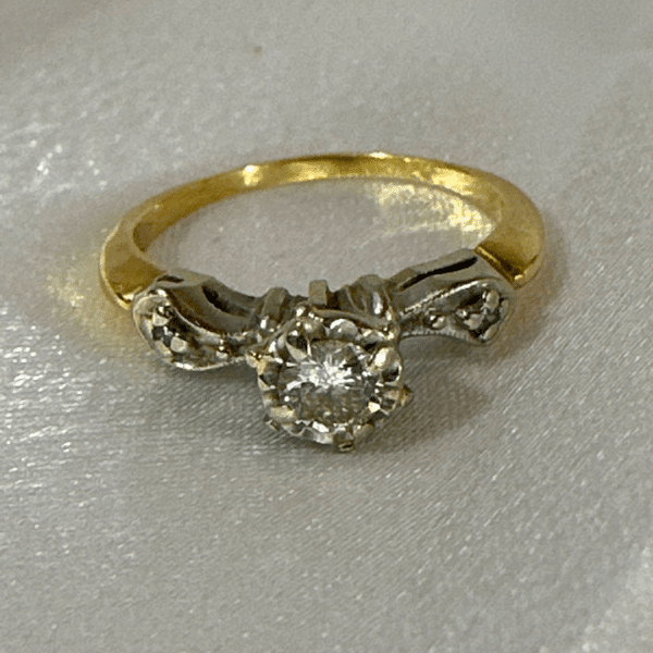 Size:6  Cute 14K  Yellow Gold With Whit Gold Accent & Diamond  Antique Ring For Women